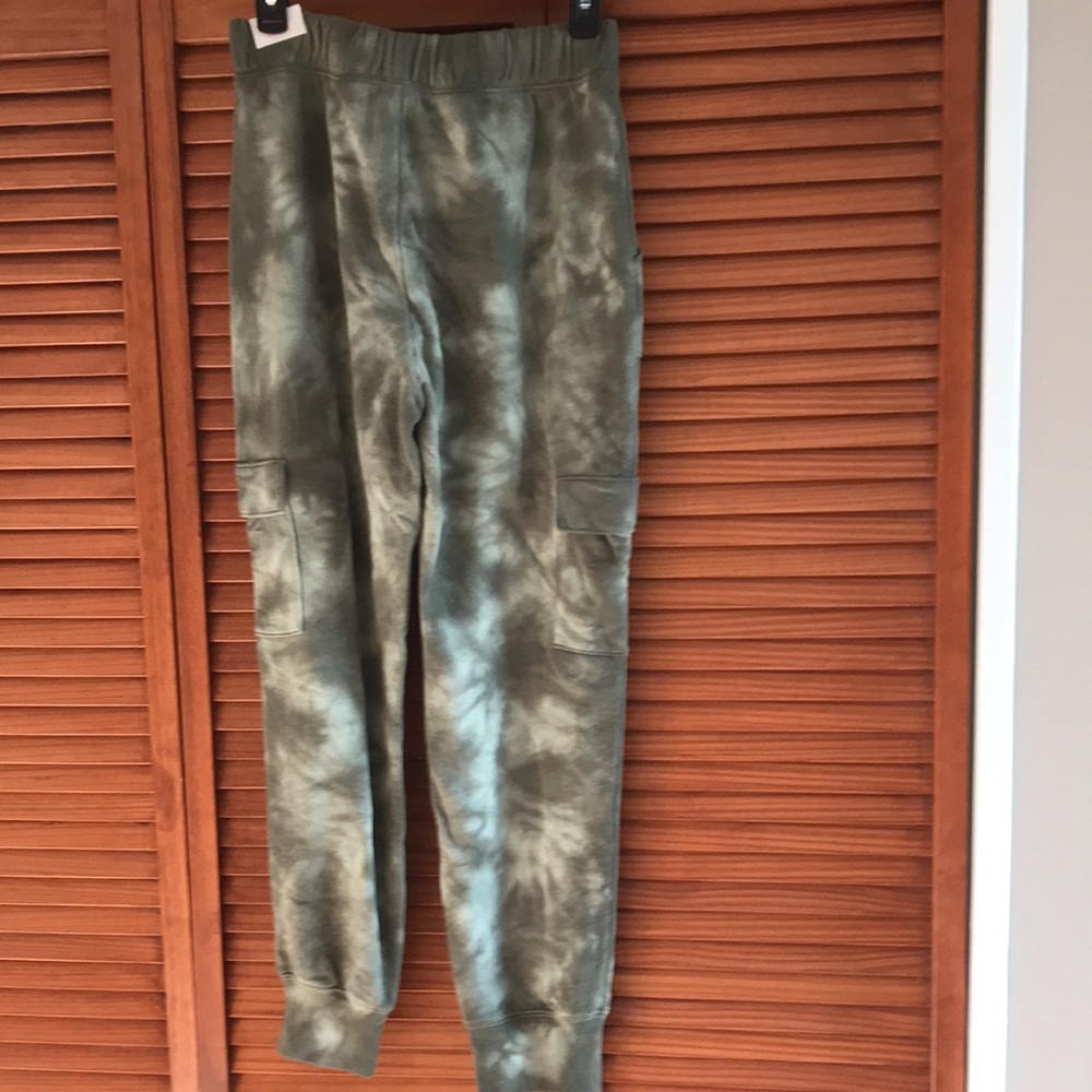 Victoria Secret Pink army green tye die cargo joggers. Size M. NWT. - Picture 4 of 8